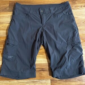 ARC’TERYX Women’s Bermuda Hiking Cargo Shorts Size 10